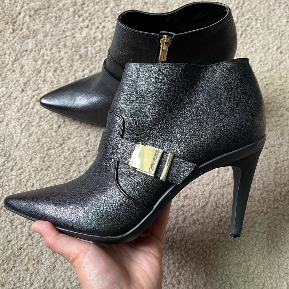 Calvin Klein Garron black heels pointed toe